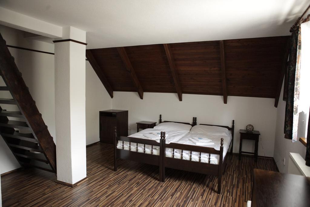 Motel M Malacky Phòng bức ảnh
