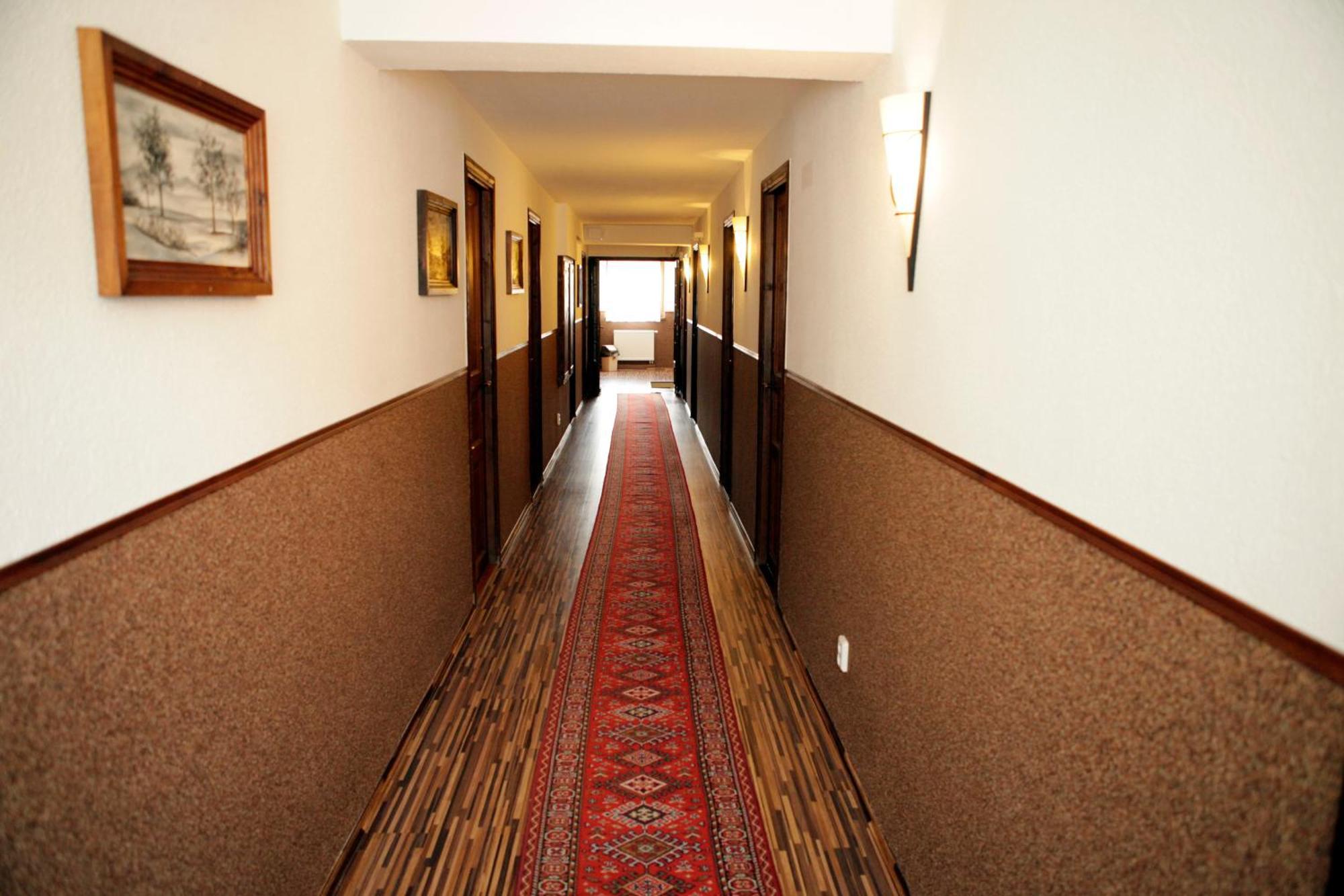 Motel M Malacky Ngoại thất bức ảnh
