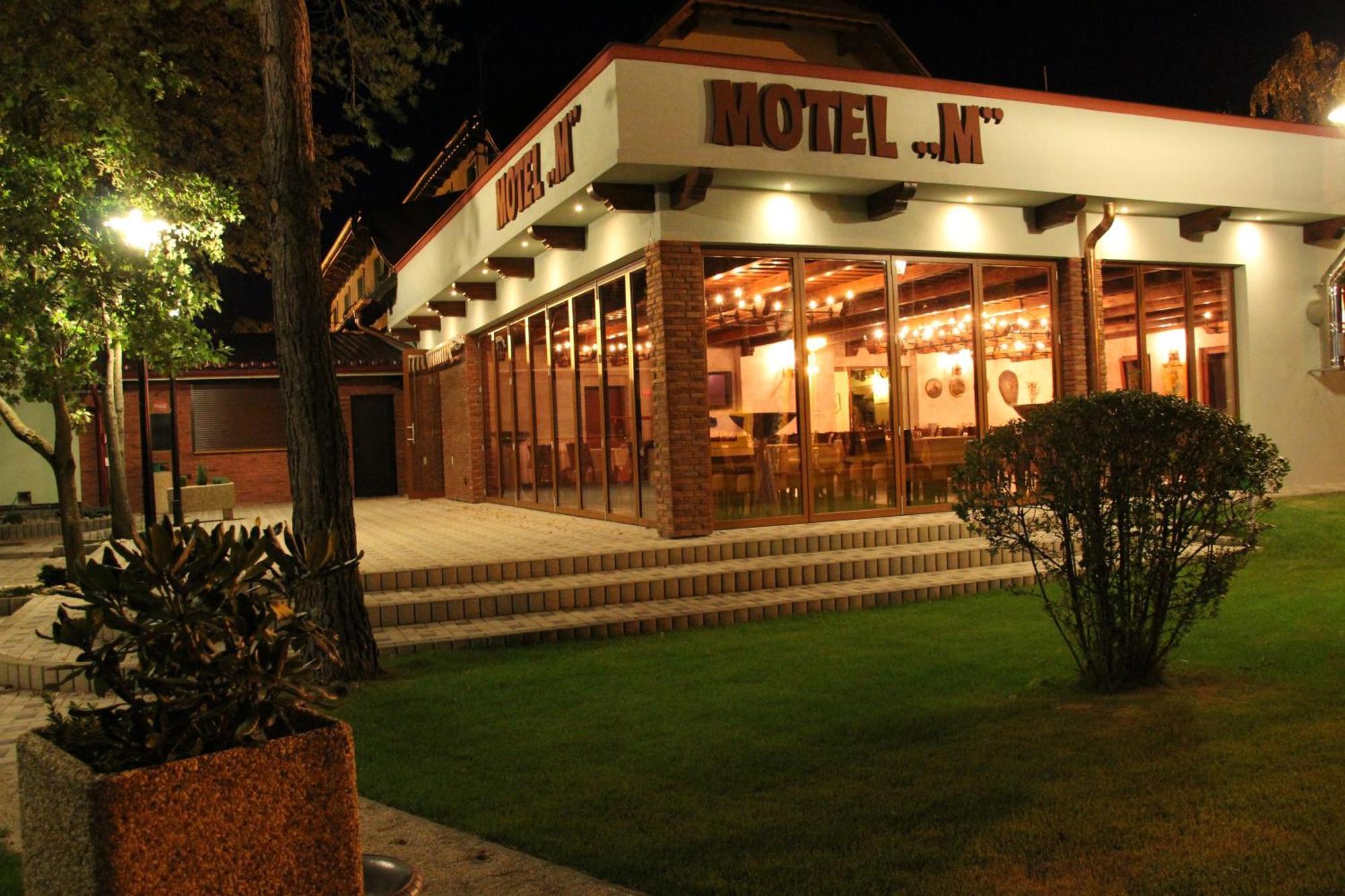 Motel M Malacky Ngoại thất bức ảnh